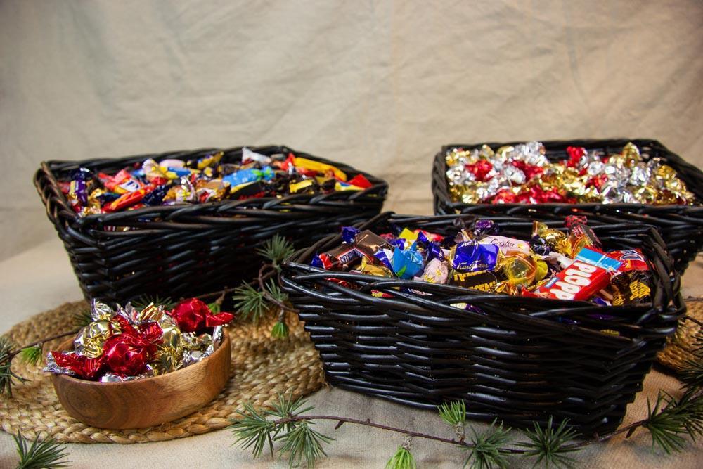 Bild på Julkorg Svart med Godis 2,5kg