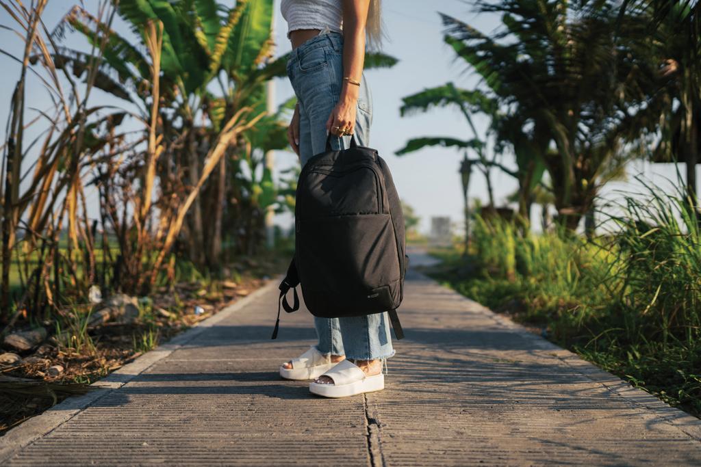 Bild på Ryggsäck Swiss Peak AWARE™ Modern 18L