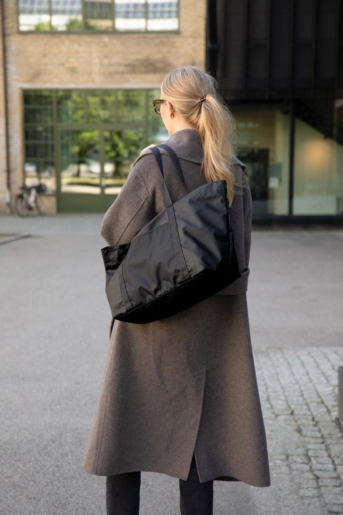 Bild på Tote-väska VINGA Livorno Maxi 25L