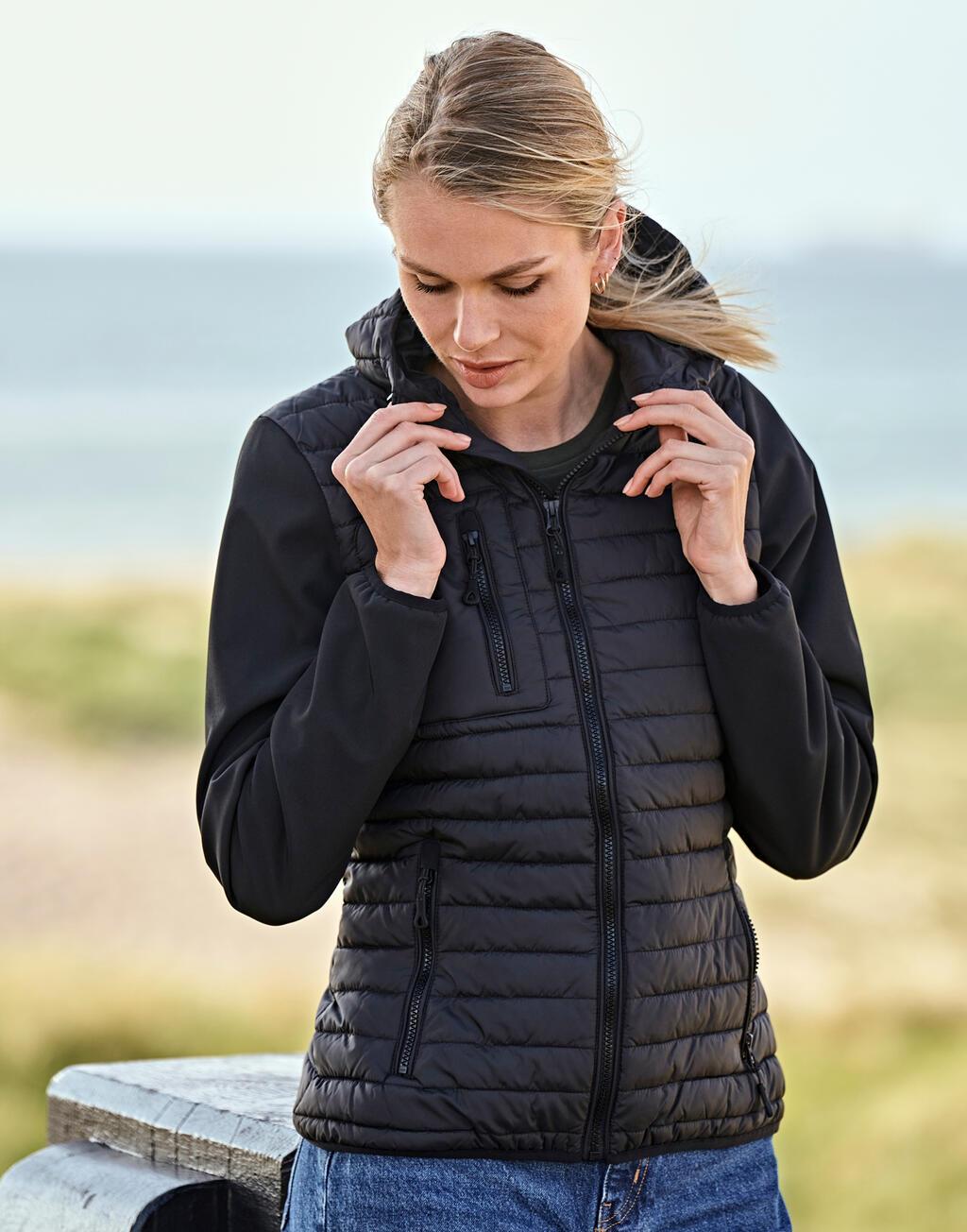 Bild på Hybridjacka TeeJays Crossover Hooded Dam