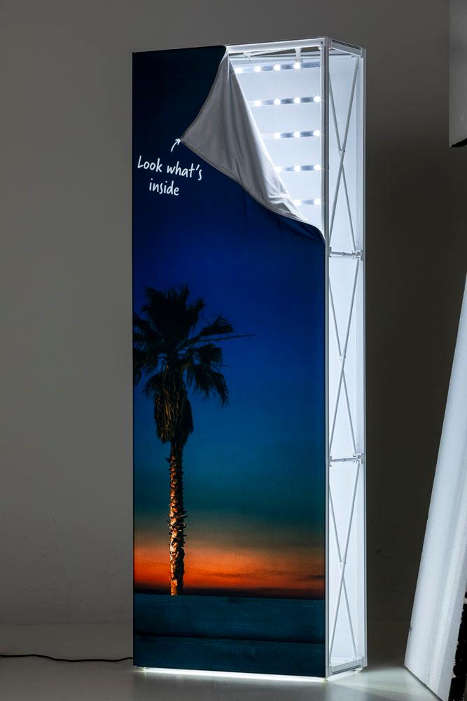 Bild på Pop-Up Impress Rak med LED-bakbelysning