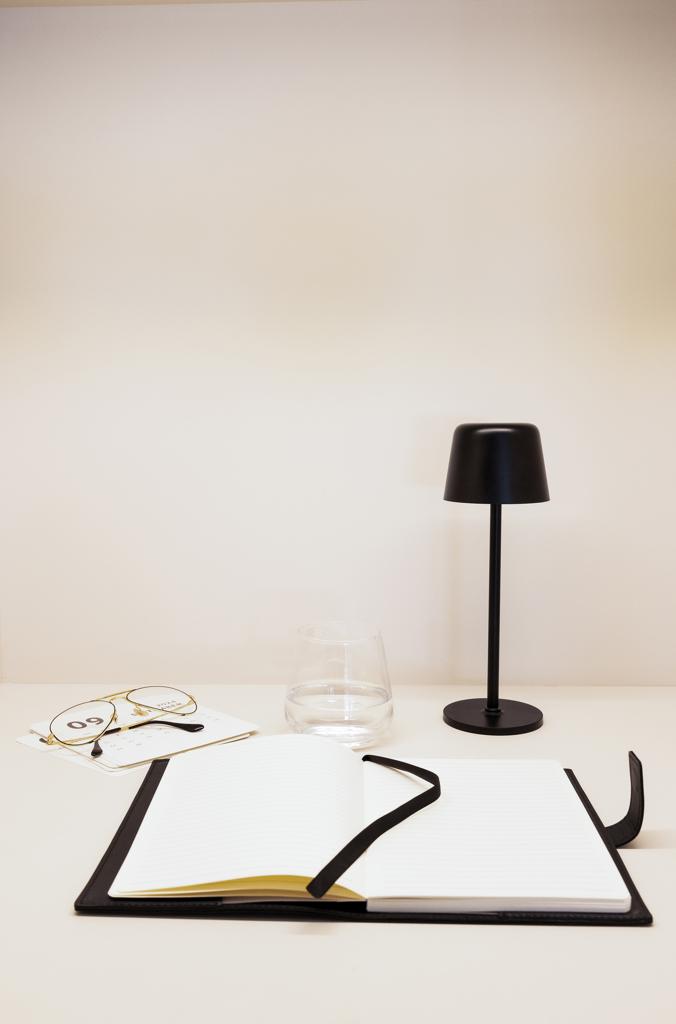 Bild på Bordslampa Zenic med USB laddning