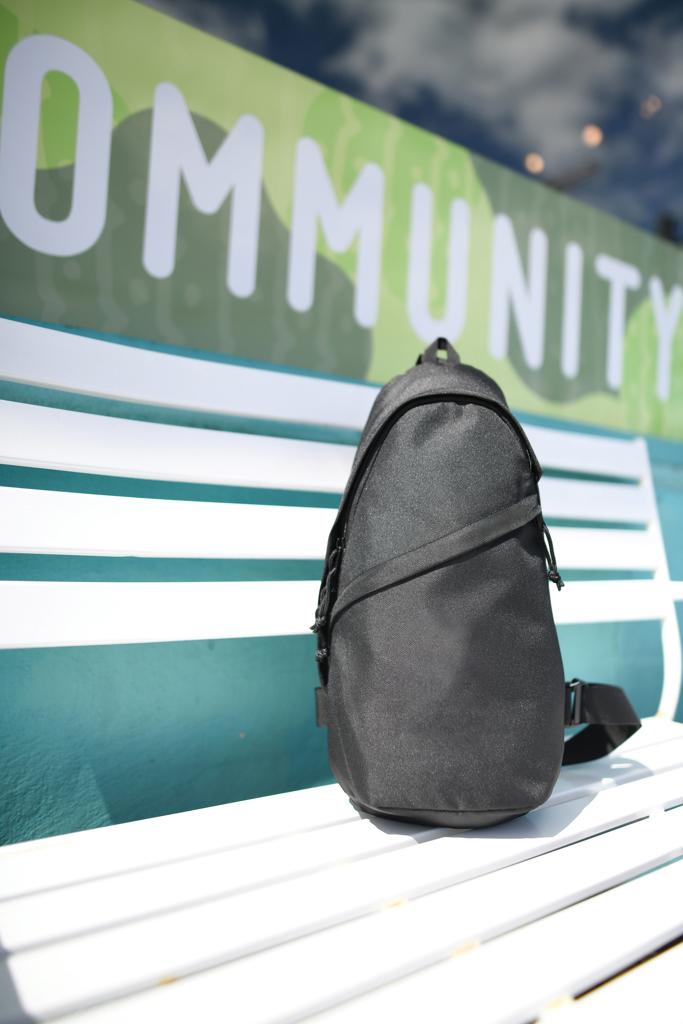 Bild på Sling-väska Renew AWARE™