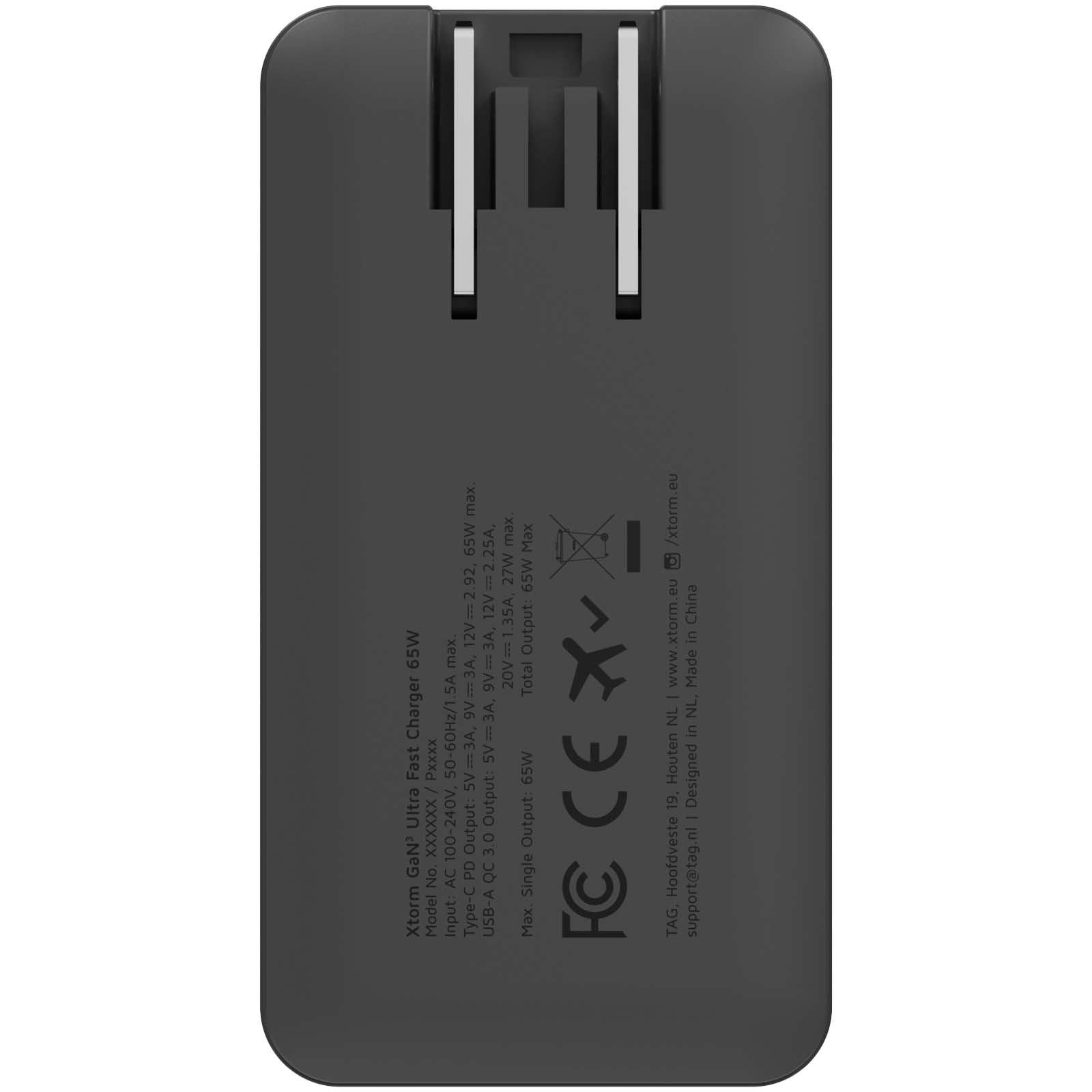 Bild på Reseadapter Xtorm, 65 W – med kabel och resefodral