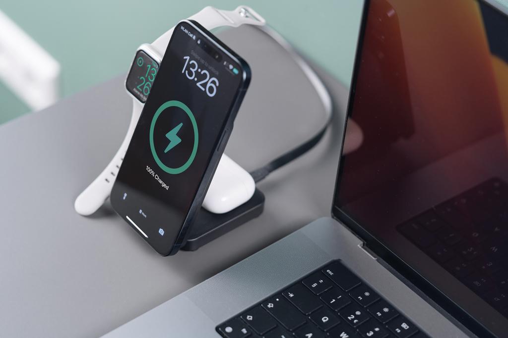 Bild på Trådlös laddningsställ Urban Vitamin Arcadia 3-i-1 15W Bild på Trådlös laddningsställ Urban Vitamin Arcadia 3-i-1 15W