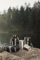 Bild på Metallflaska VINGA Parks 400 ml med axelrem